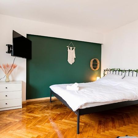Chmielna - 250M Od Zlotych Tarasow, 350M Od Dworca Centralnego - Wifi - Smart Tv 55 Cali - Better Rental ワルシャワ エクステリア 写真