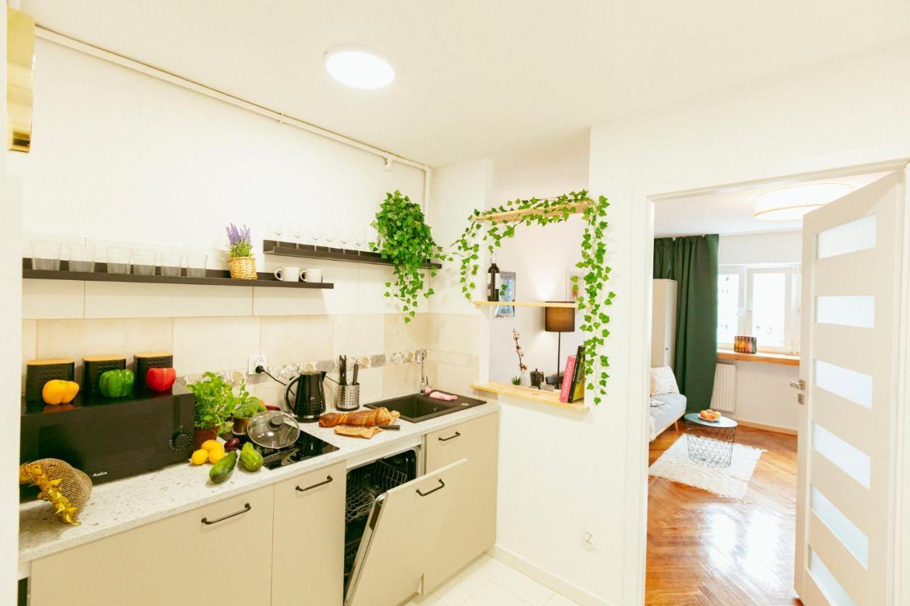 Chmielna - 250M Od Zlotych Tarasow, 350M Od Dworca Centralnego - Wifi - Smart Tv 55 Cali - Better Rental ワルシャワ エクステリア 写真